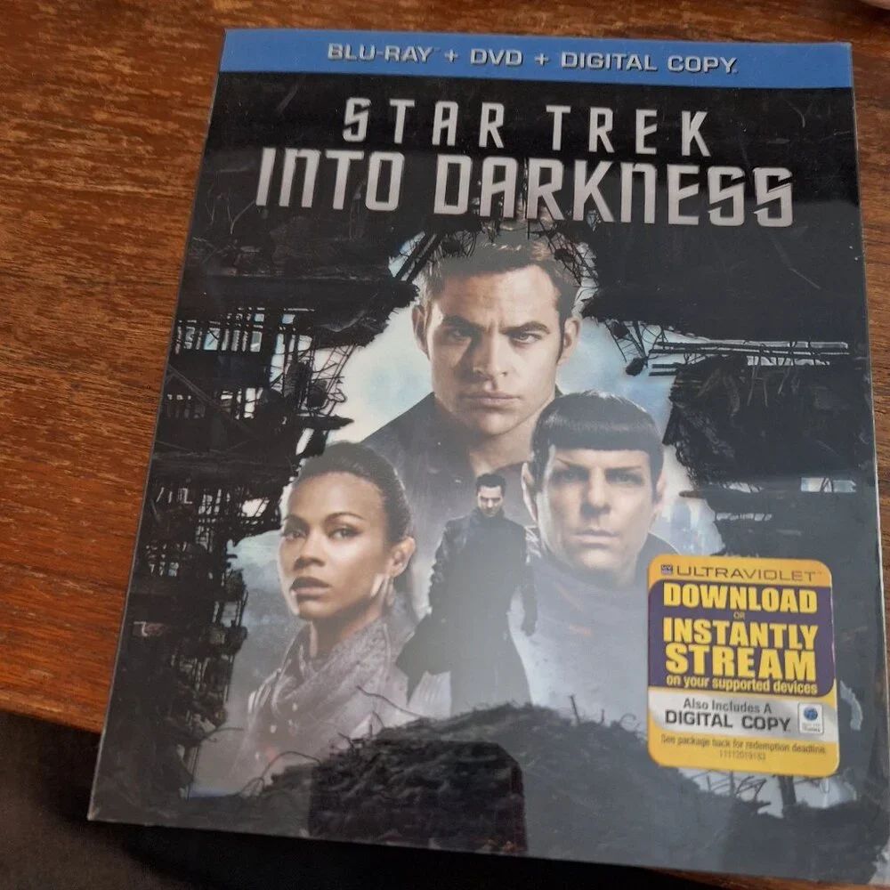 Blu-Ray and DVD Star Trek Into The Darkness